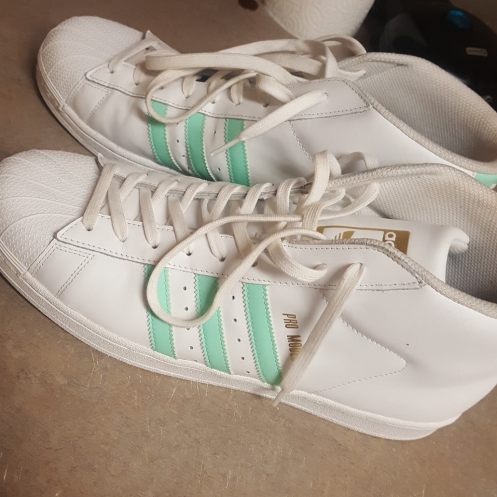 Shoes - Picture 2 of 4